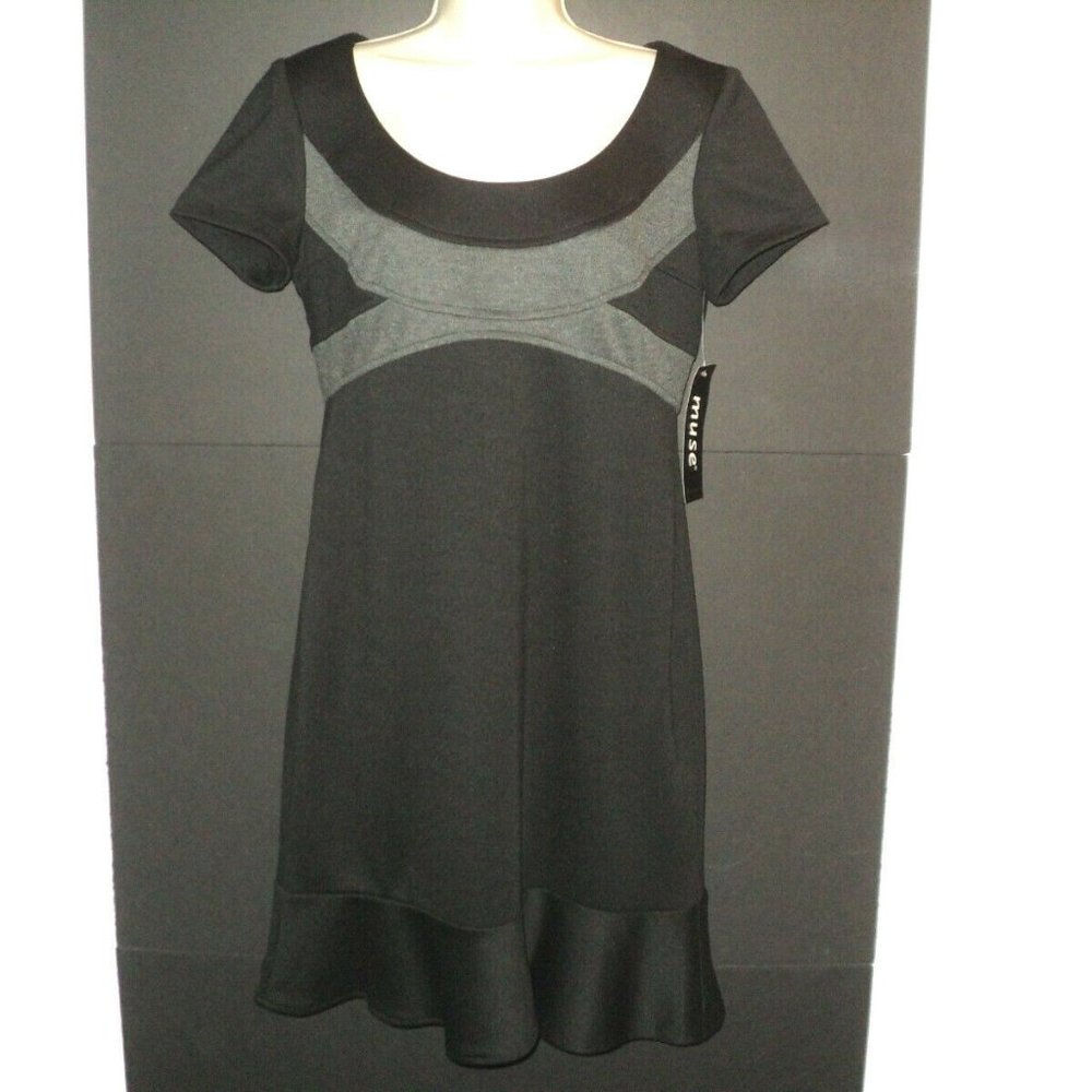 New Muse Dress Women's Size 8 Black & Gray Short Sleeves Above Knee Length